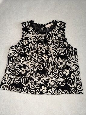 Solitaire Black & Cream Floral Crochet Tank